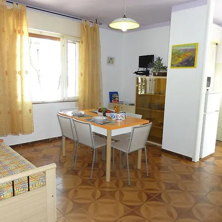 Flat About 200mt From The Sea